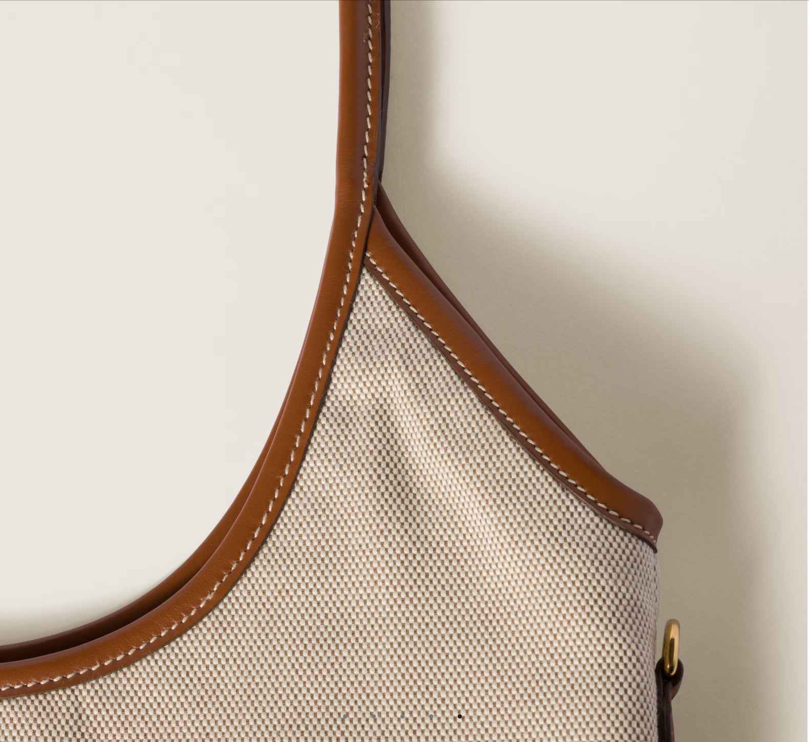 توت باق من ميو ميو