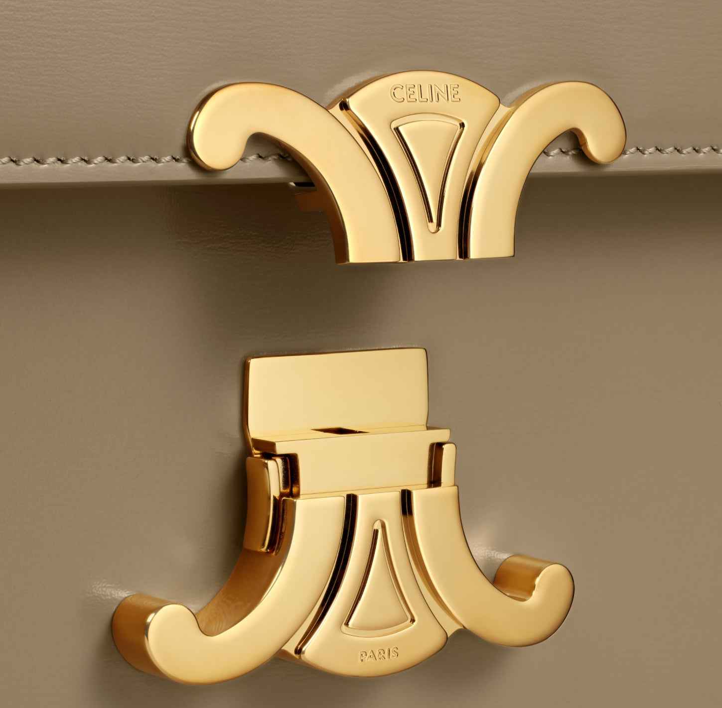 CLASSIQUE TRIOMPHE BAG IN SHINY CALFSKIN