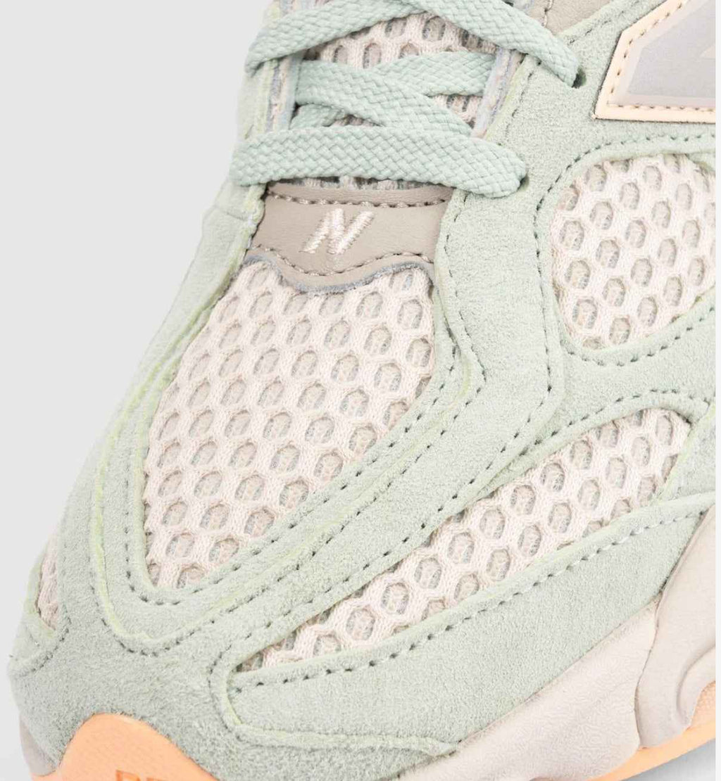 حذاء نيوبلانس 9060