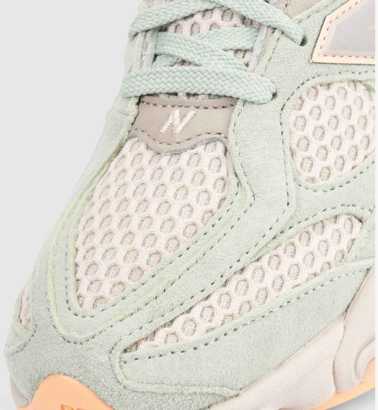 حذاء نيوبلانس 9060