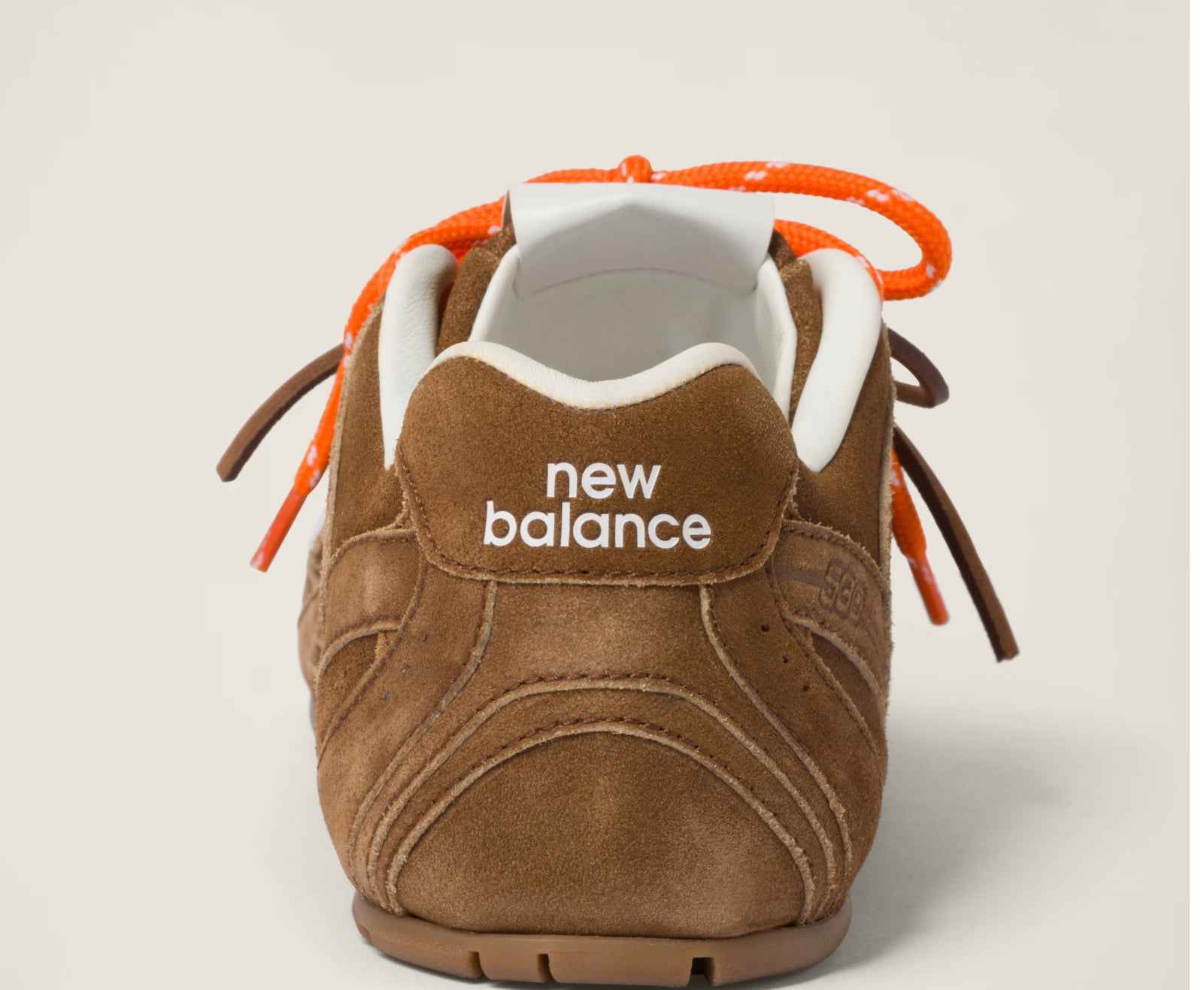 حذاء ميو ميو