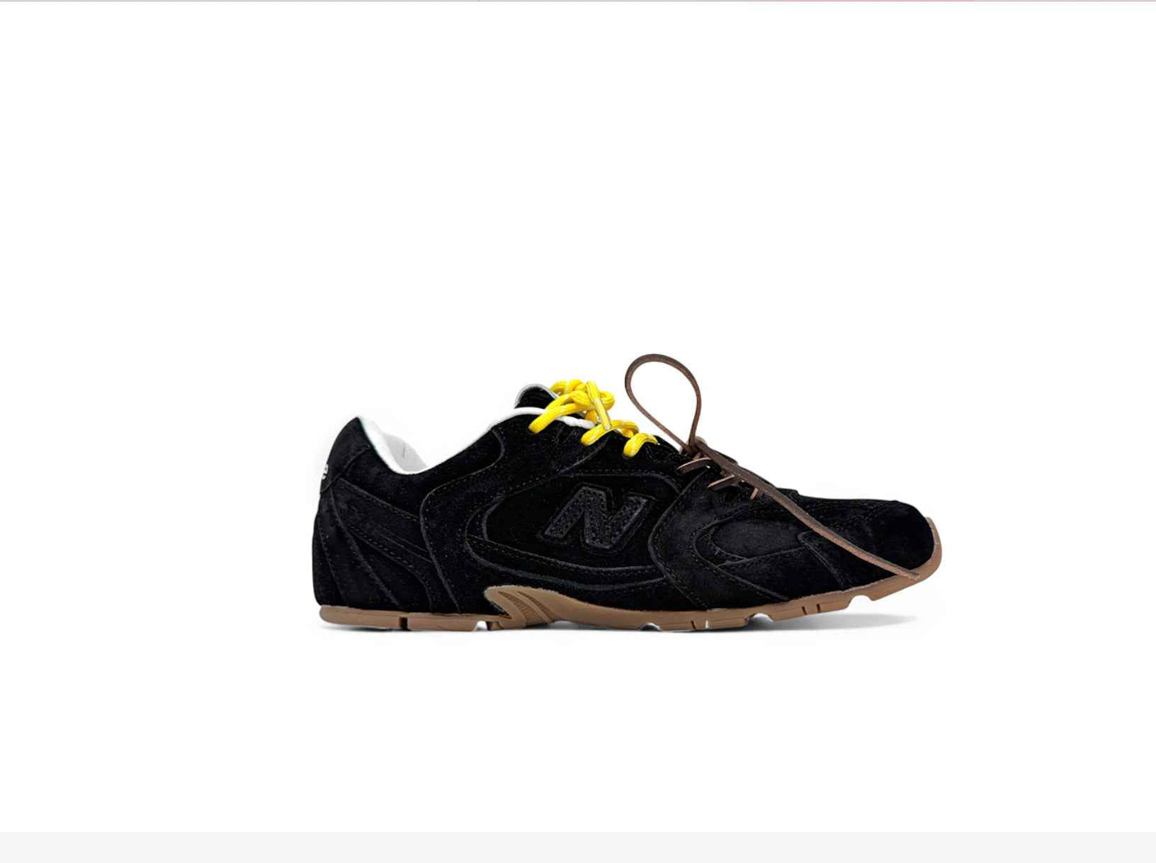 حذاء ميو ميو