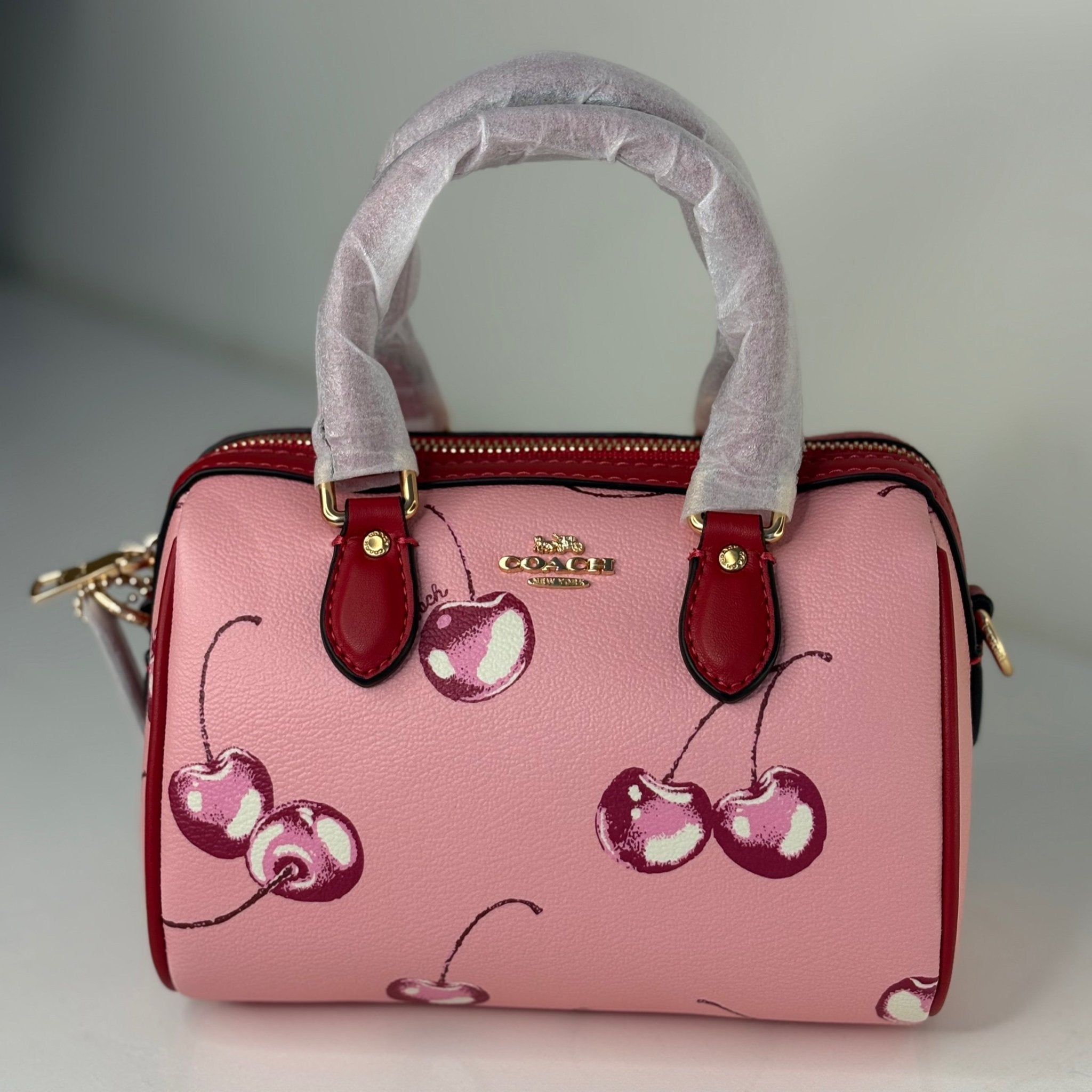كوتش روان بالكرزات - WOW BOUTIQUE