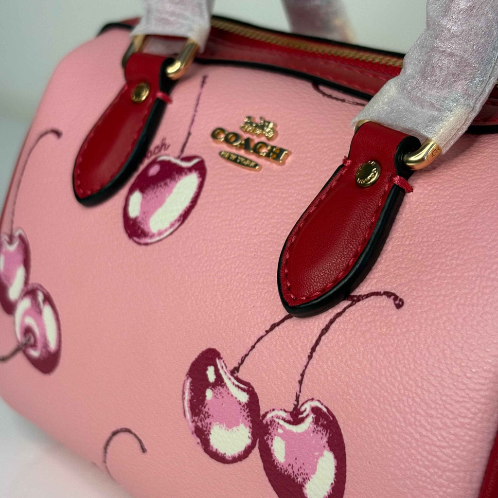 كوتش روان بالكرزات - WOW BOUTIQUE